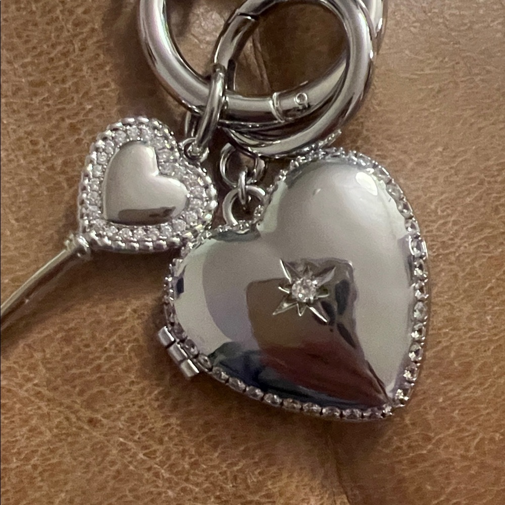 Silver Heart Locket Keychain - Picture 4 of 4